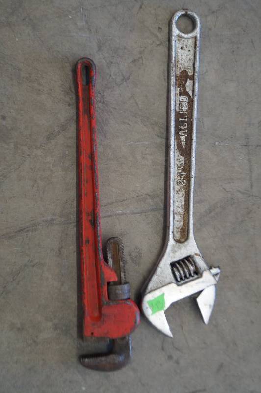 large-crescent-wrench-pipe-wrench-moorhead-liquidation-november