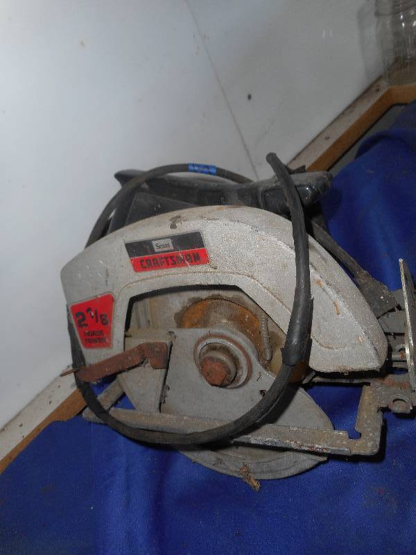 2 OLDER SKIL SAWS