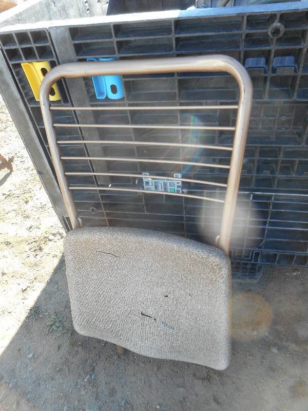 VINTAGE FOLDING CHAIR