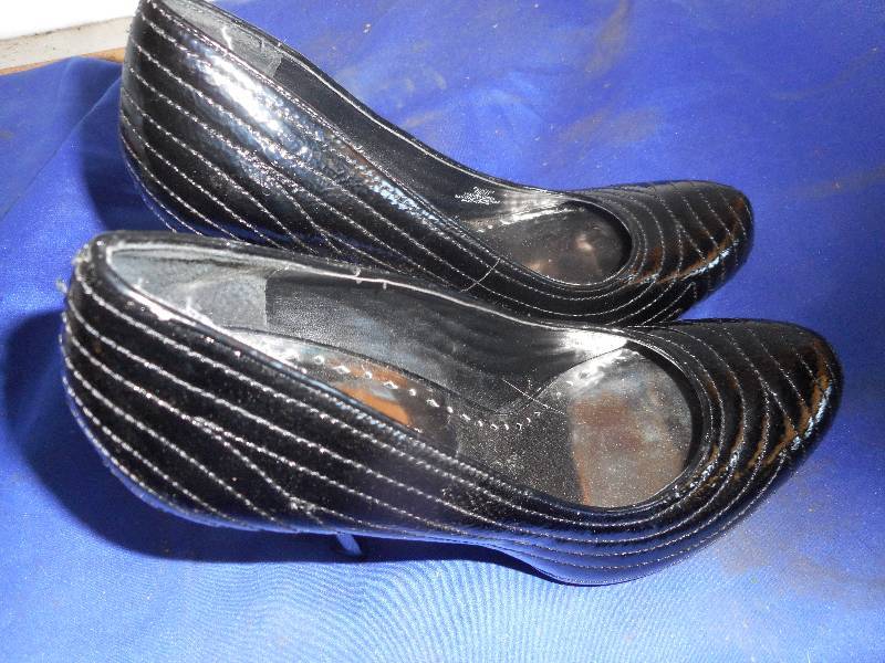 BCB GIRLS HIGH HEELED PUMPS