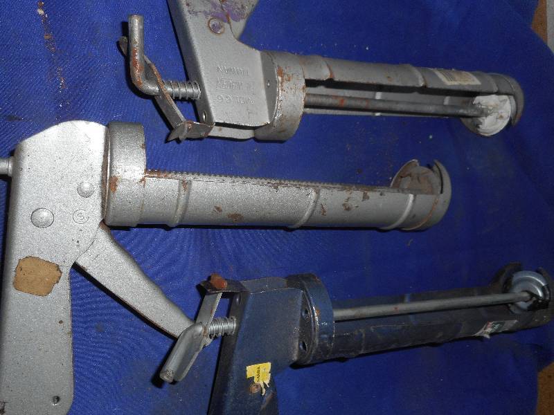 CALKING GUNS