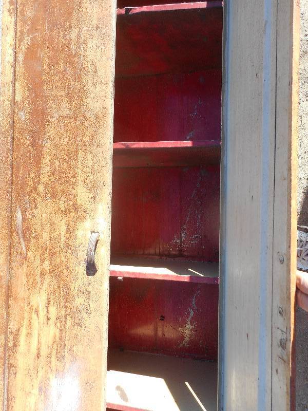 METAL STORAGE CABNET