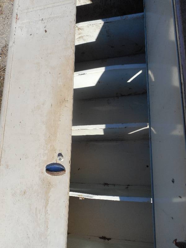 METAL STORAGE CABNET
