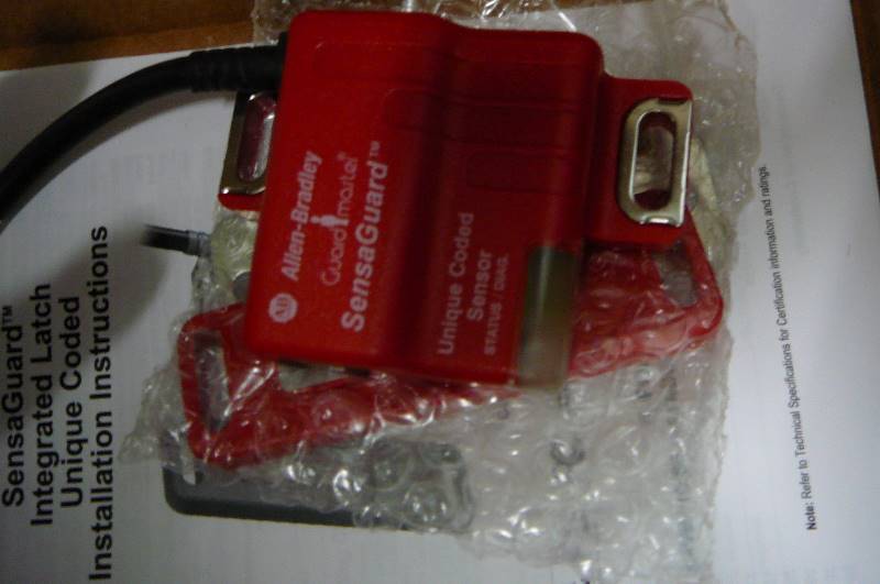 Allen Bradly Sensa Guard Switch 440N-Z2US3PH 3 count NEW