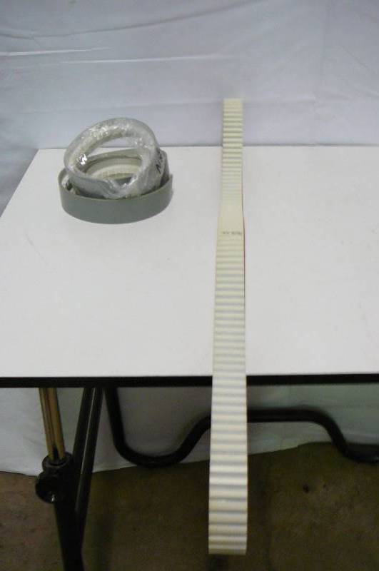 Belt 1 14 x 32 Red White Belt Gray