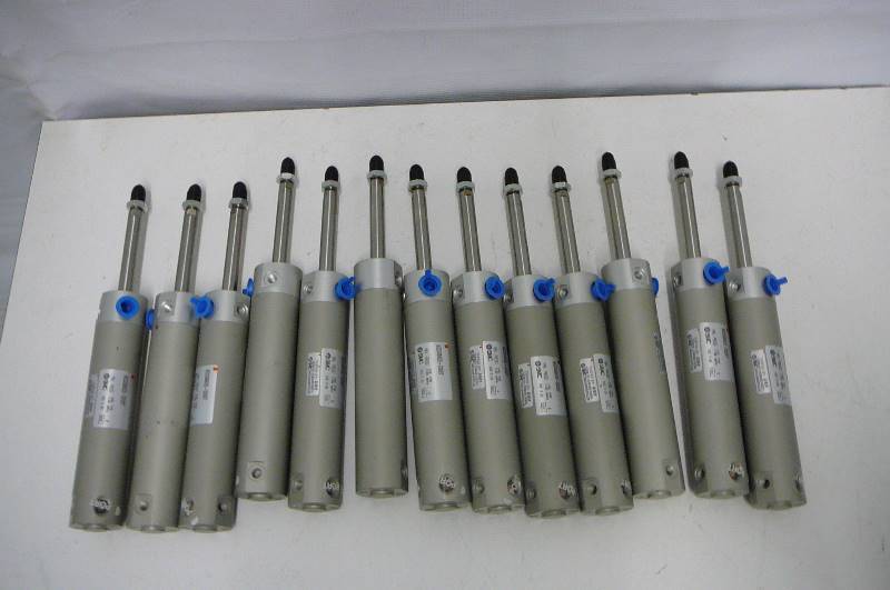 SMC NCDGBN25-0200T Max Press 145 PSI 12 count unused