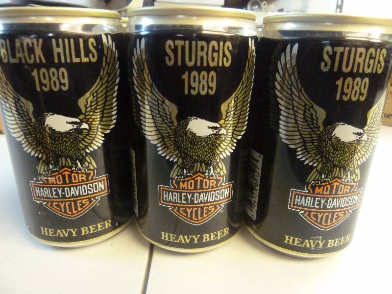lot 462 image: Harley Davidson Collectible Unopened Beer Cans
