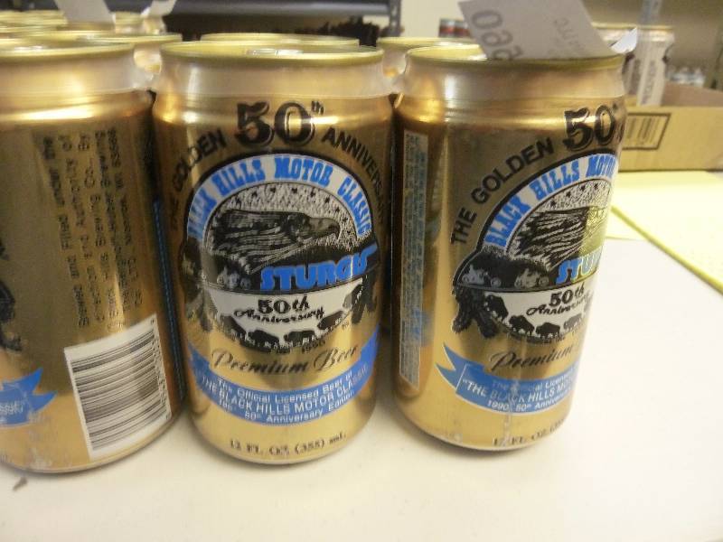 lot 560 image: Harley Davidson Collectible Unopened Beer Cans