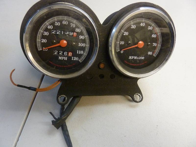 lot 583 image: Harley Davidson Gauges