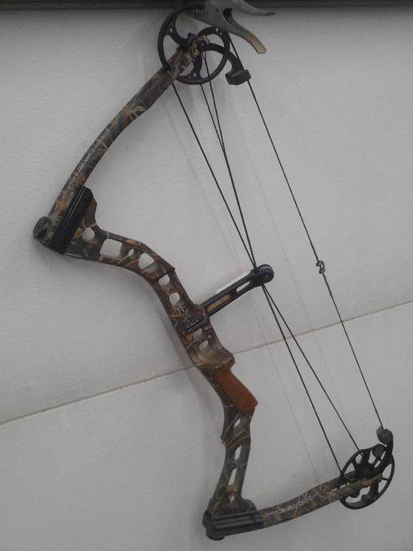 Mission Buckmasters Compound Bow, I...