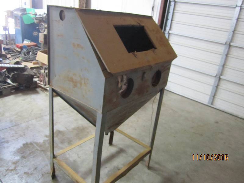 Sandblasting cabinet...
