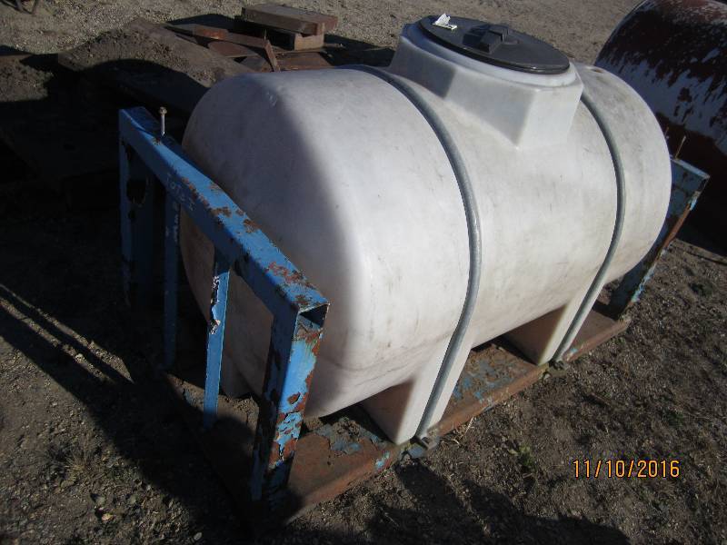 300 gallon water tank on metal fram...