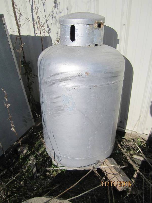 300 gallon LP tank with regulator...