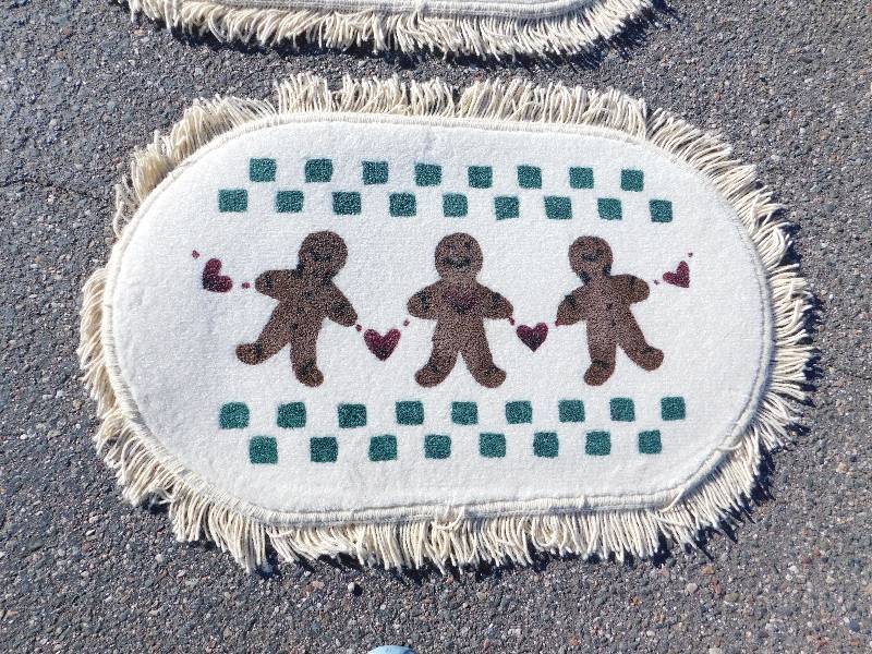 2x3 Hand Painted Small Fringed Oval Rug