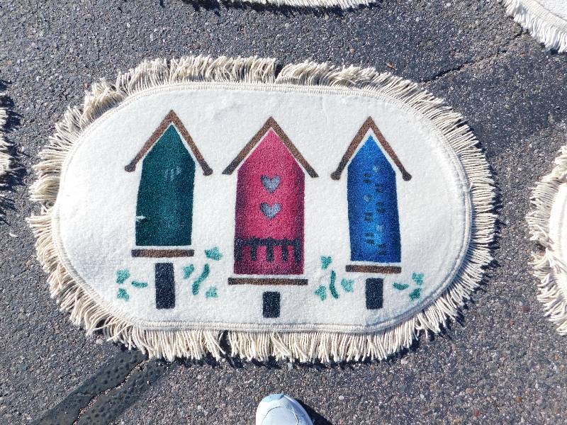 2x3 Hand Painted Small Fringed Oval Rug