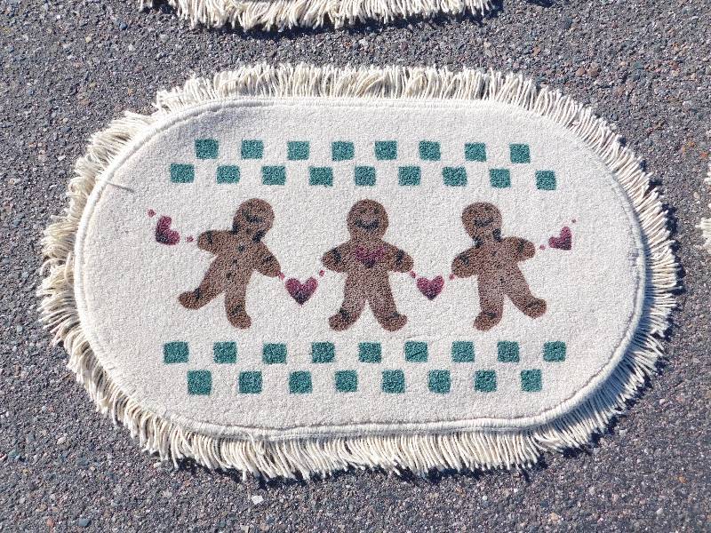 2x3 Hand Painted Small Fringed Oval Rug