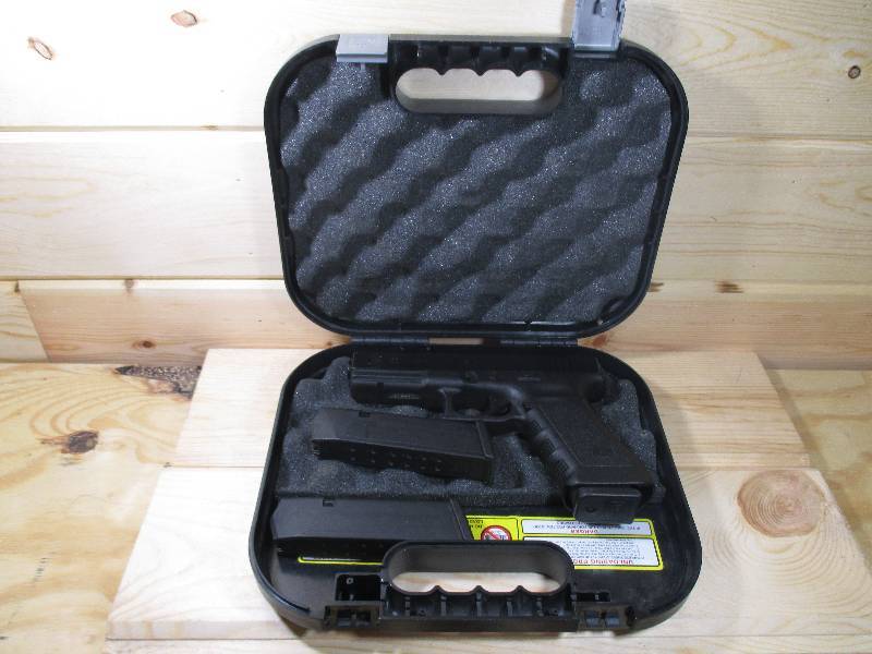 lot 17 image: Glock G22 Gen3 Semi-auto Pistol