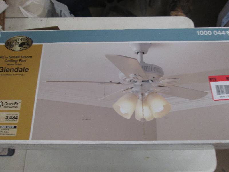 lot 3 image: 42 in small room ceiling fan white ...
