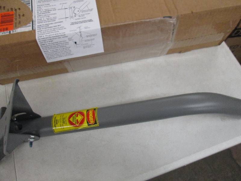 lot 49 image: antenna pipe mountiing kit open box...