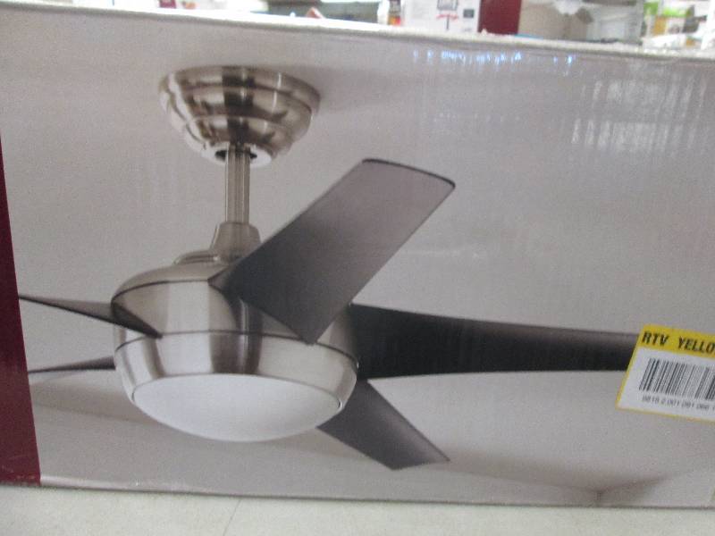 lot 61 image: 52 windward IV ceiling fan open bo...
