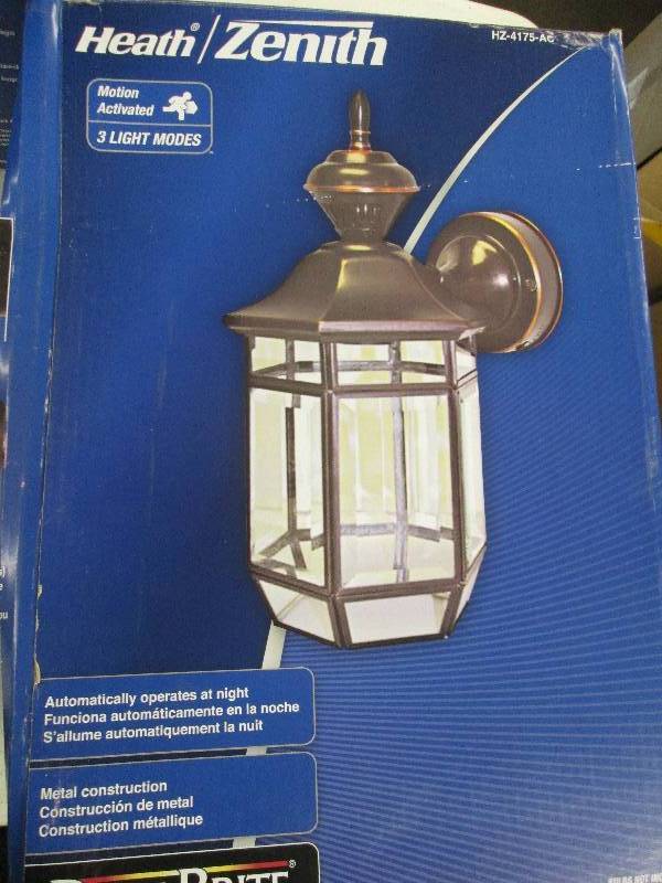 lot 76 image: heathzenith motion activated outdo...