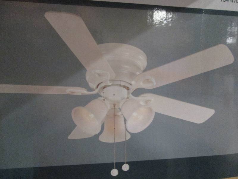lot 98 image: 44 clarkston ceiling fan white fin...