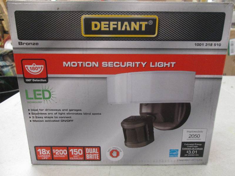 lot 107 image: defiant LEDmotion security light op...