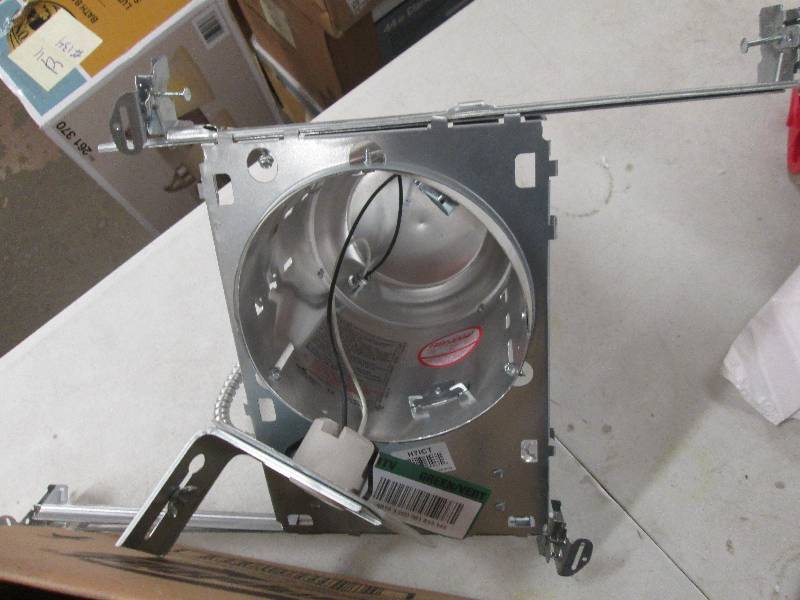 lot 148 image: 2 Halo 6 ic housings ...