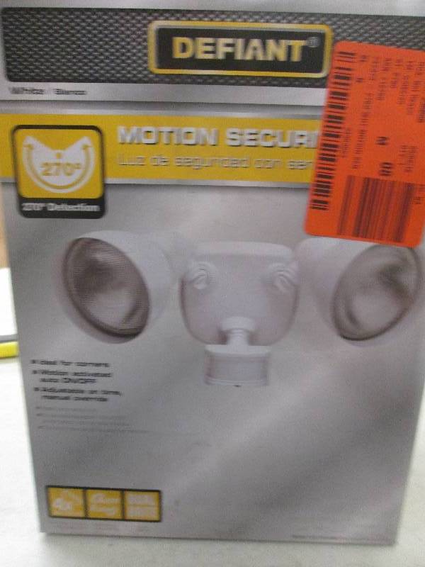lot 173 image: Defiant motion security light LED o...