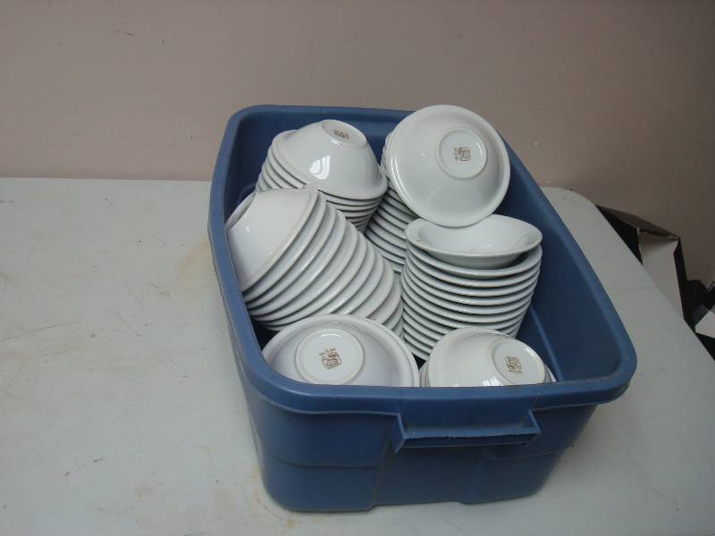 lot 23 image: Bin With A Lot Of Restaurant Side Dishes, Used, May Show Wear