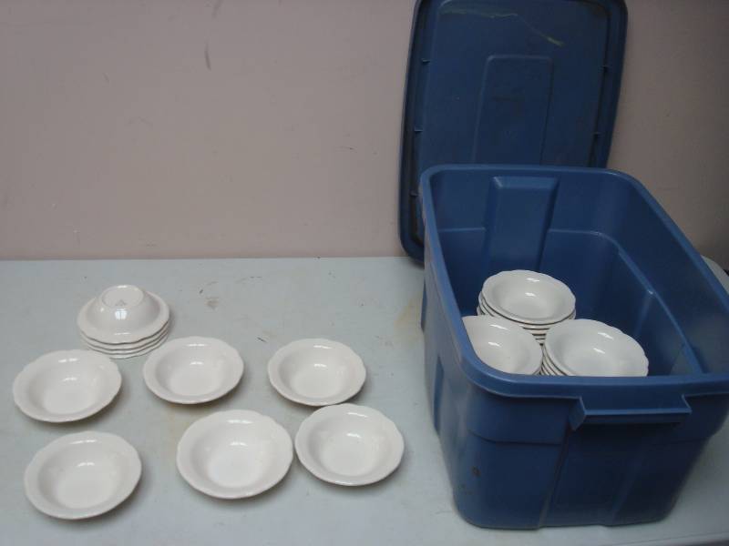 lot 40 image: Bin Filled With Restaurant Bowls