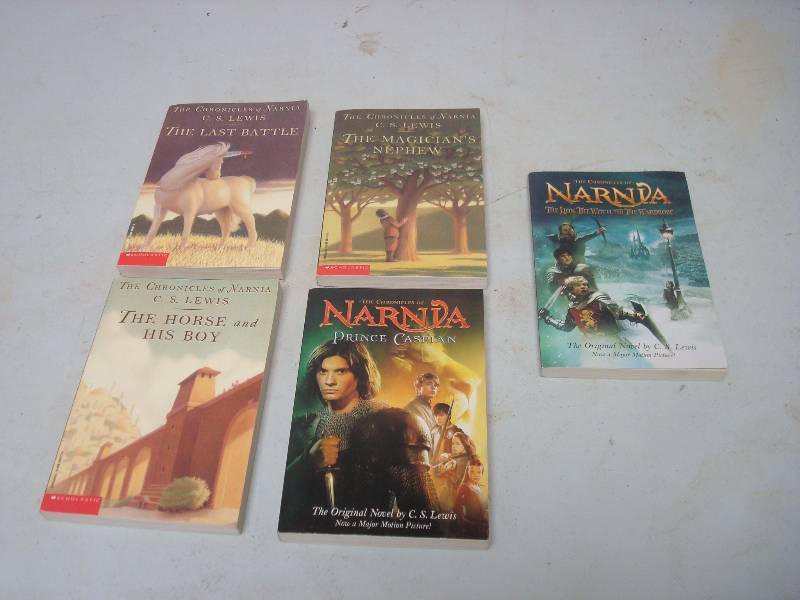 lot 59 image: Lot Of Narnia Soft Cover Books