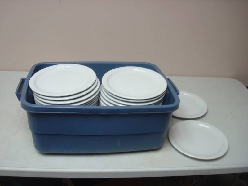 lot 62 image: Bin Filled With Restaurant Plates, Used