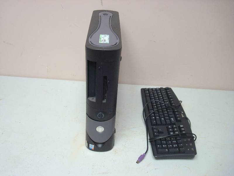 lot 75 image: Computer And Keyboard, Powers On, Does Not Works