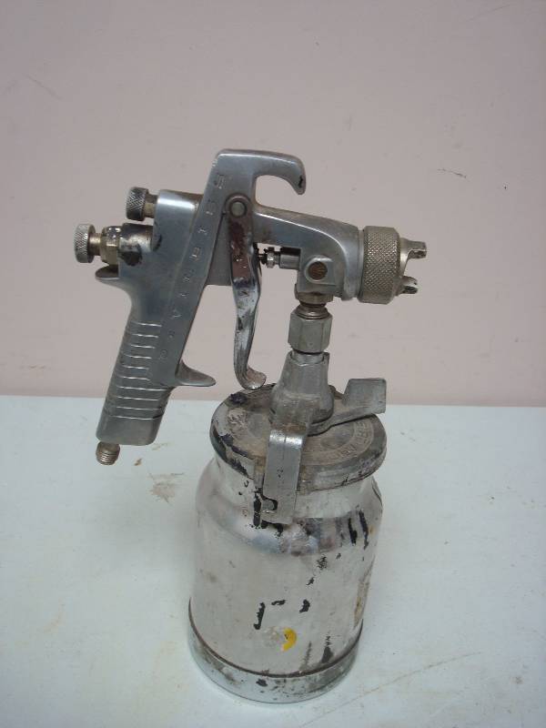 lot 90 image: DeVilbiss Paint Spray Gun, Used, Shows Wear