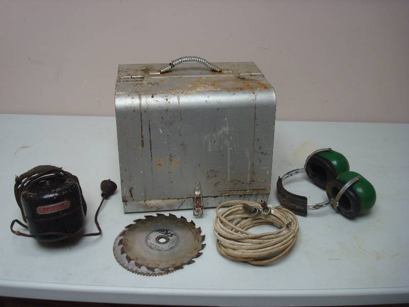 lot 92 image: Metal Box With Some Hardware, Motor, Used
