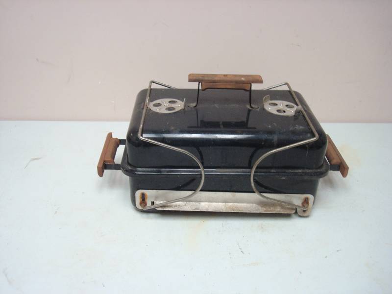 lot 95 image: Small Portable Grill, Used, Shows Wear