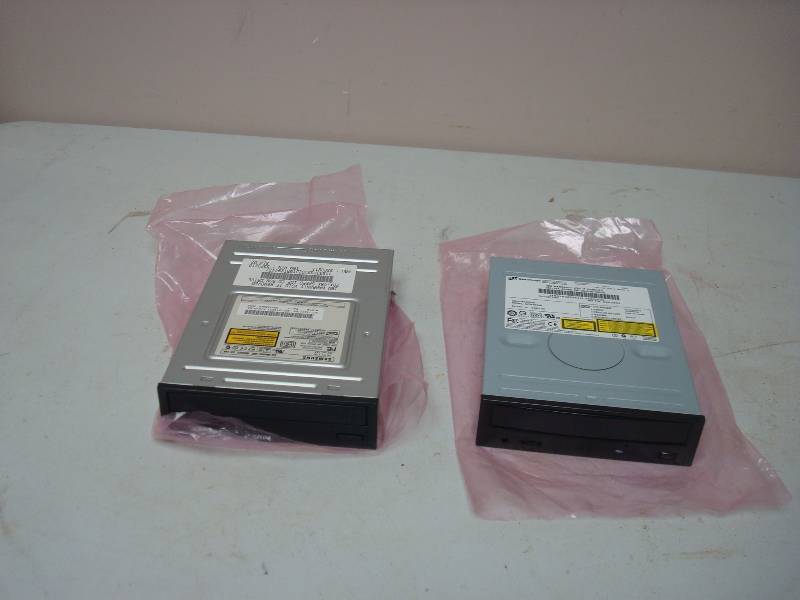 lot 96 image: Pair Of Computer CD Rom Drives, Untested