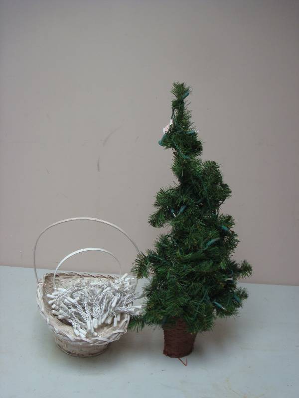 lot 104 image: Small Fake Tree And Basket With Some Lights