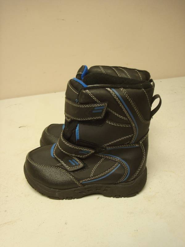 lot 111 image: Pair Of Kids Rugged Outback Snow Boots, Good Condition, Size 11