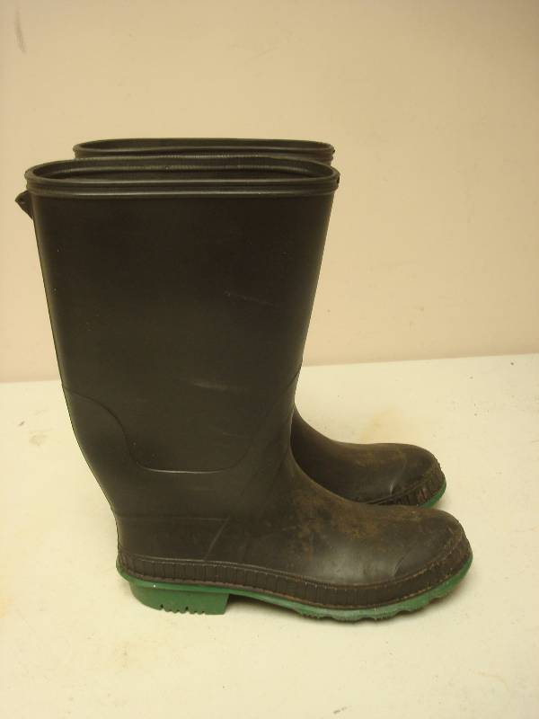 lot 113 image: Pair Of Rubber Rain Boots, Size 10