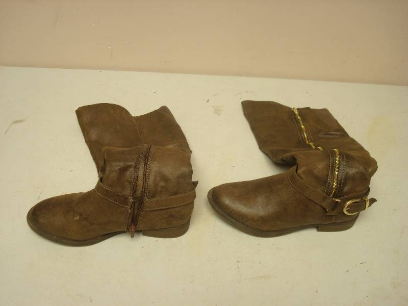 lot 118 image: Pair Of Womens Faux Leather Boots, Used, Size 9
