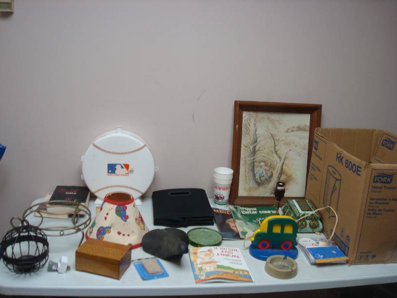 lot 135 image: Box Filled With Mixed Items, House Hold Items