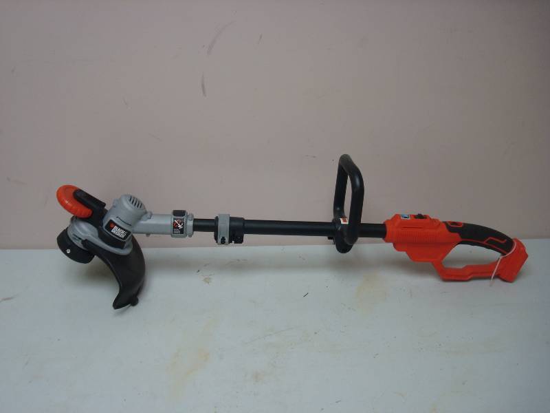 lot 141 image: 2 Black And Decker Weed Wacker, Untested, As Is For Parts