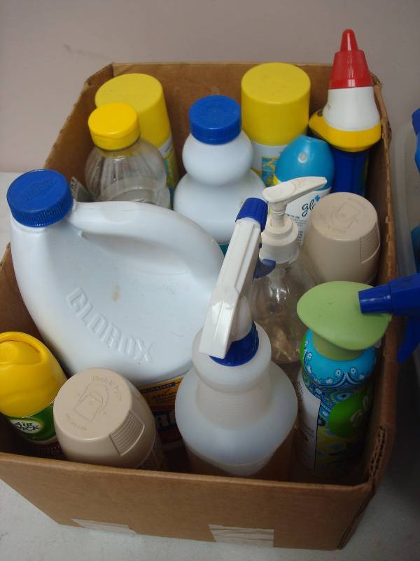 lot 157 image: Lot Of Cleaning Supplies