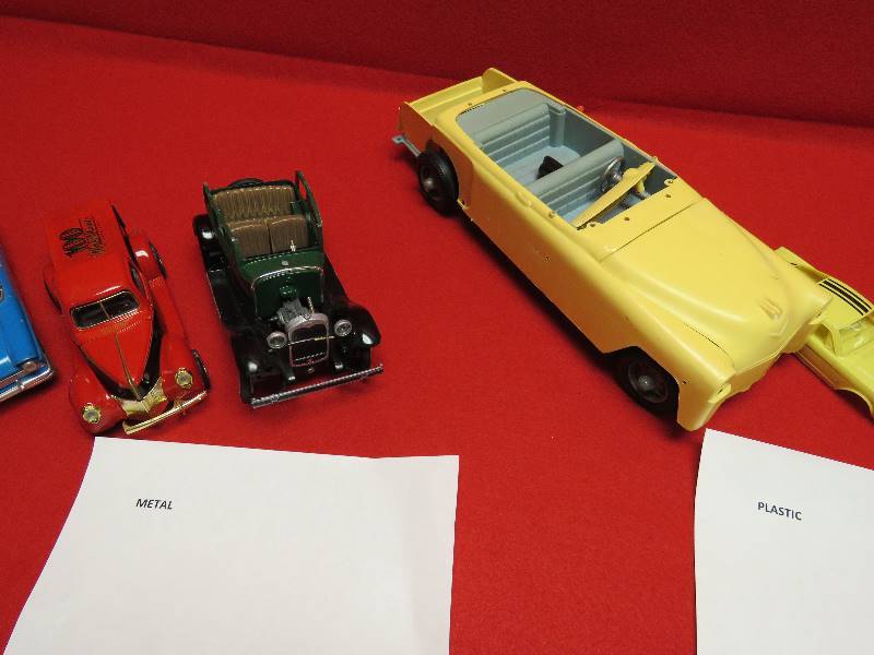 lot 6 image: Collectible Cars