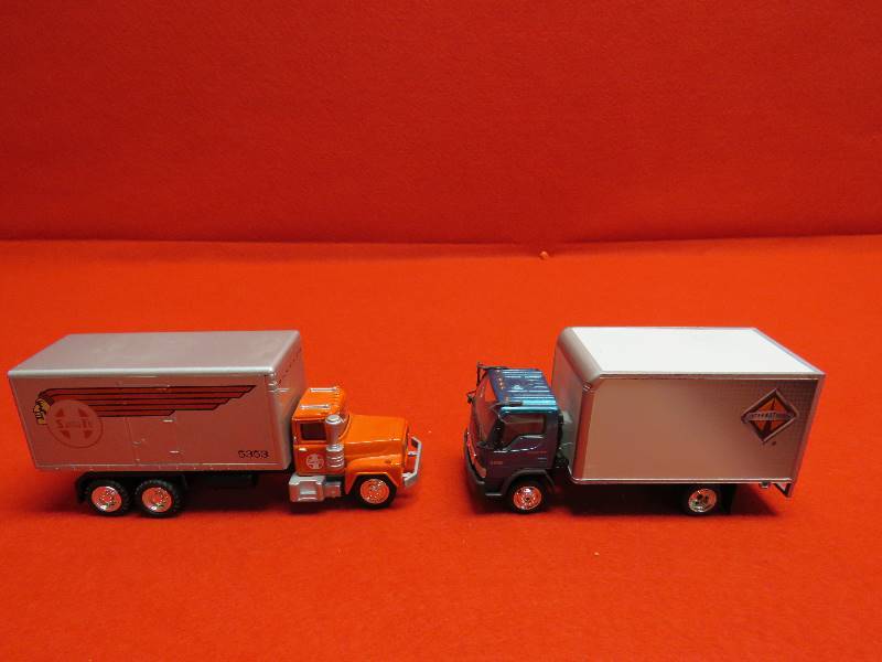 lot 10 image: Collectible Metal Trucks