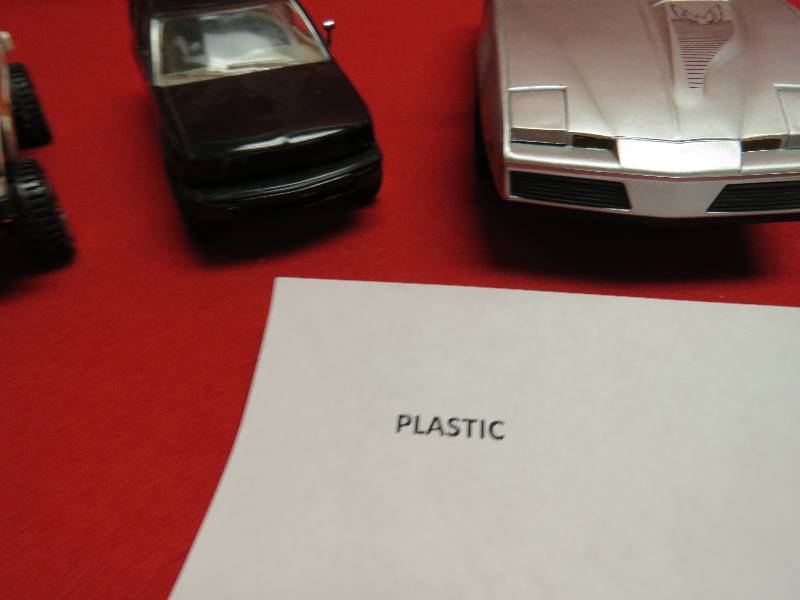 lot 12 image: Collectible Plastic Cars