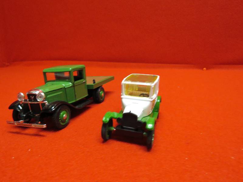 lot 30 image: Collectible Cars