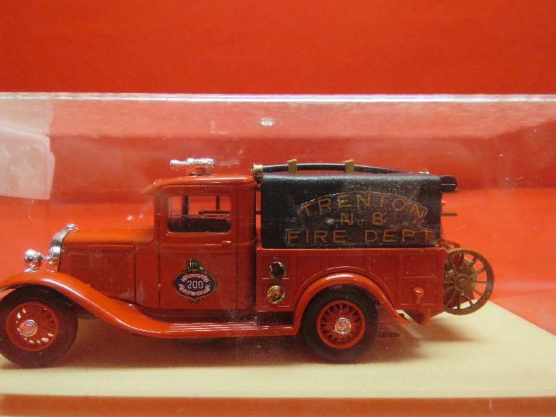 lot 33 image: Vintage Fire Truck